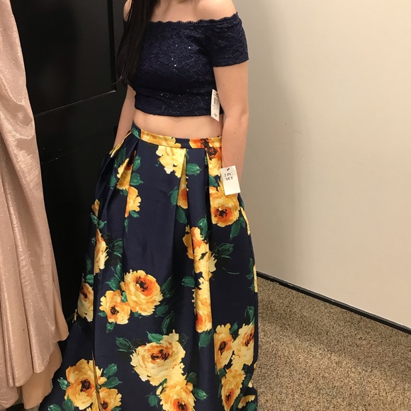 2 piece prom dress - Picture 4 of 4